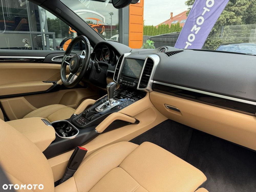 Porsche Cayenne S - 28