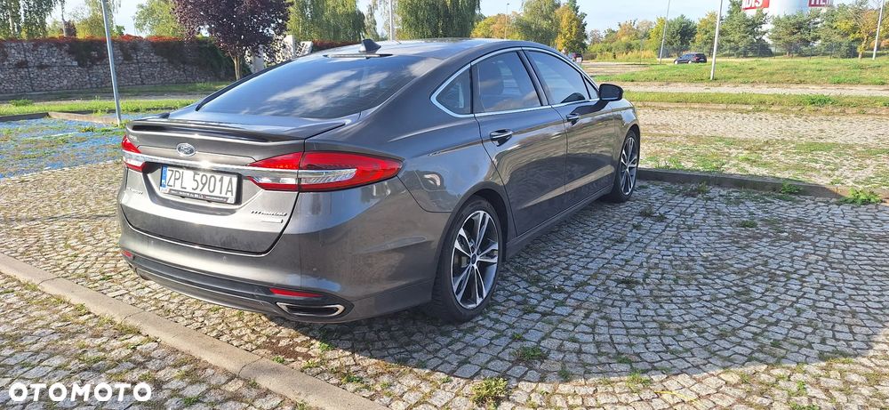 Ford Fusion - 12