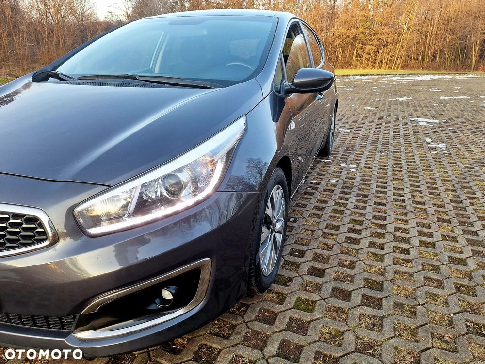 Kia Ceed 1.0 T-GDI ISG Platinum Edition - 22