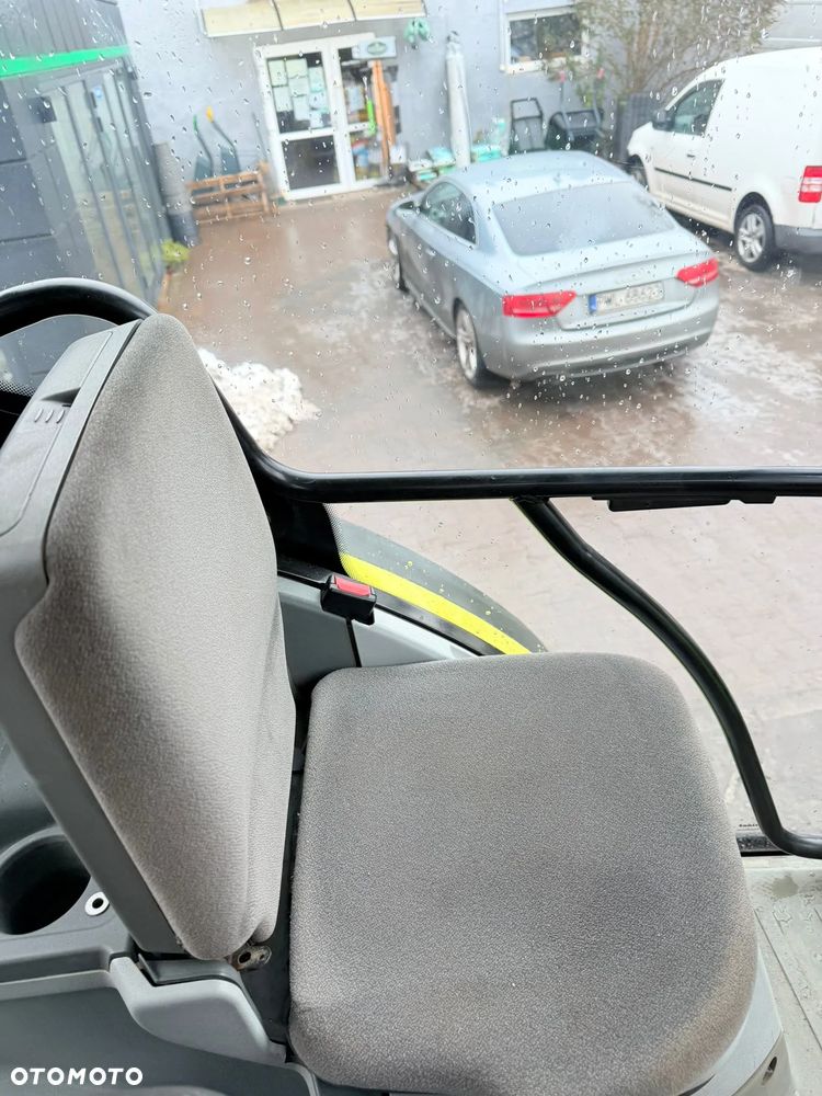 Claas Axion 810 - 21