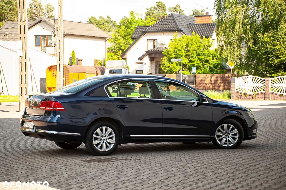 Volkswagen Passat 2.0 TDI Comfortline - 12