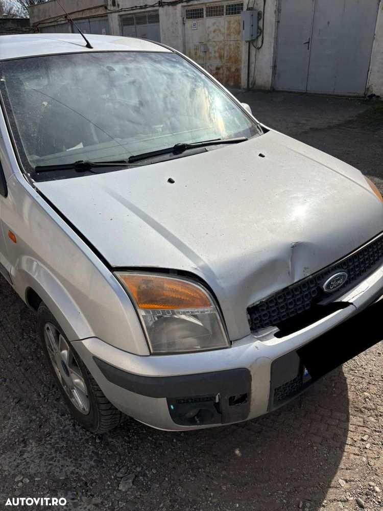 Ford Fusion 1.4 Ambiente - 4