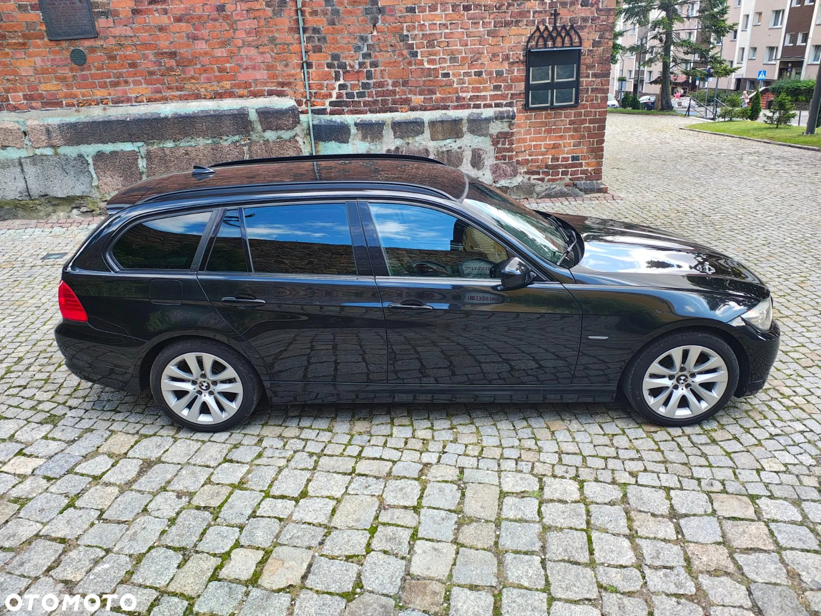 BMW Seria 3 318i Touring - 28