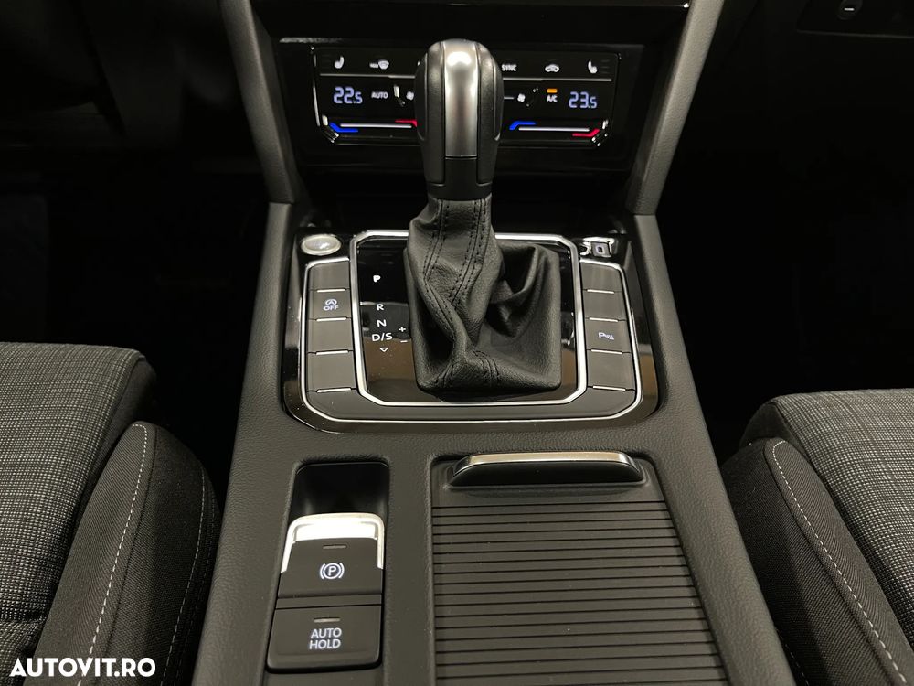 Volkswagen Passat 1.5 TSI ACT DSG Advance - 22