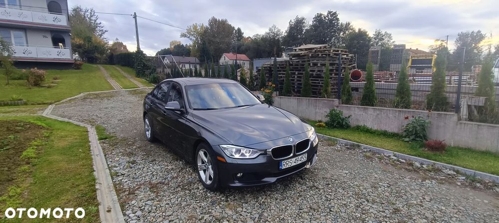BMW Seria 3 328i xDrive Luxury Line - 3