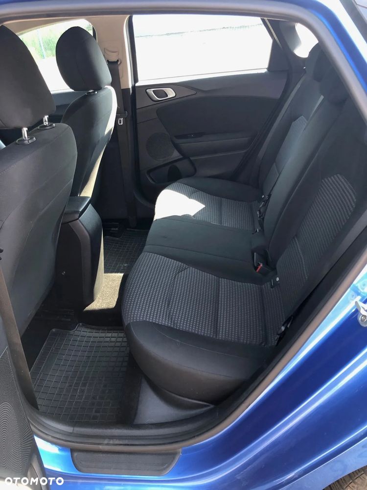 Kia Ceed - 15