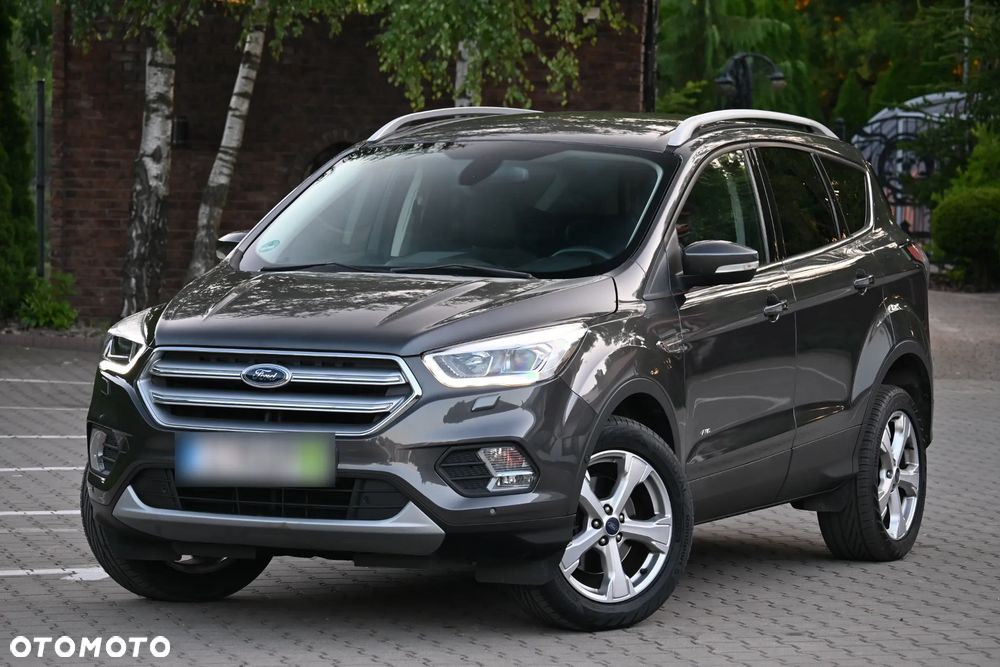 Ford Kuga 1.5 EcoBoost 4WD Titanium - 1