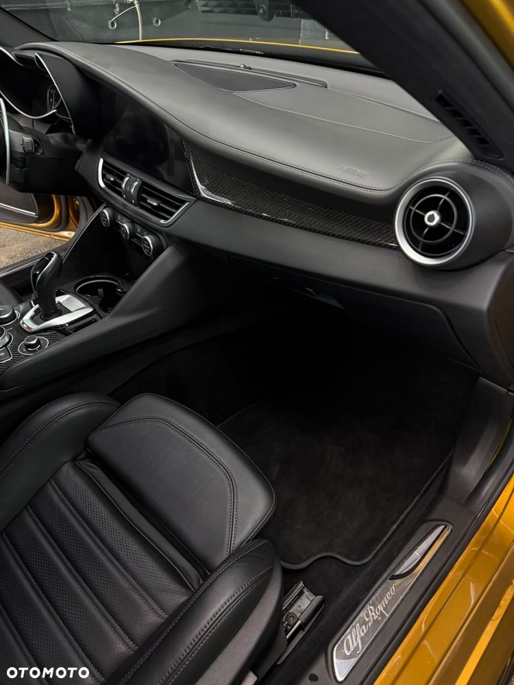 Alfa Romeo Giulia 2.9 Bi Turbo V6 Quadrifoglio - 16