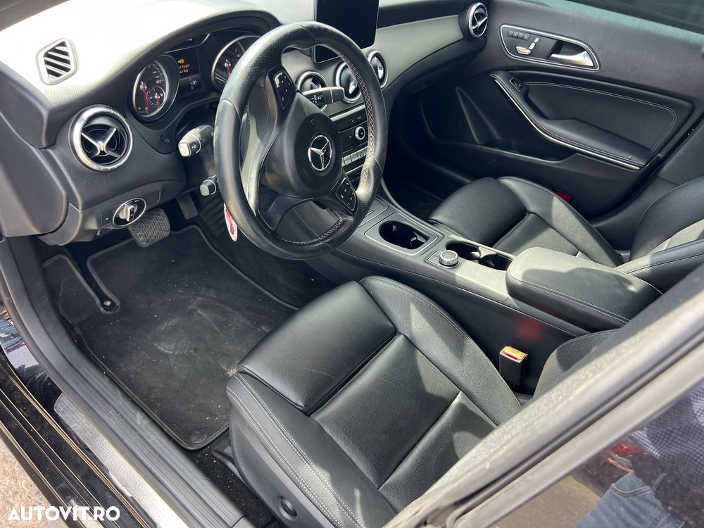 Mercedes-Benz CLA 250 7G-DCT Urban - 5
