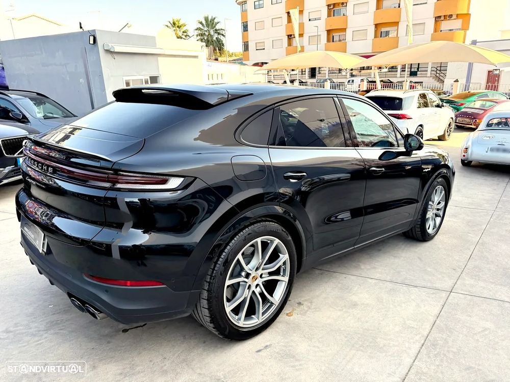 Porsche Cayenne Coupé E-Hybrid - 3