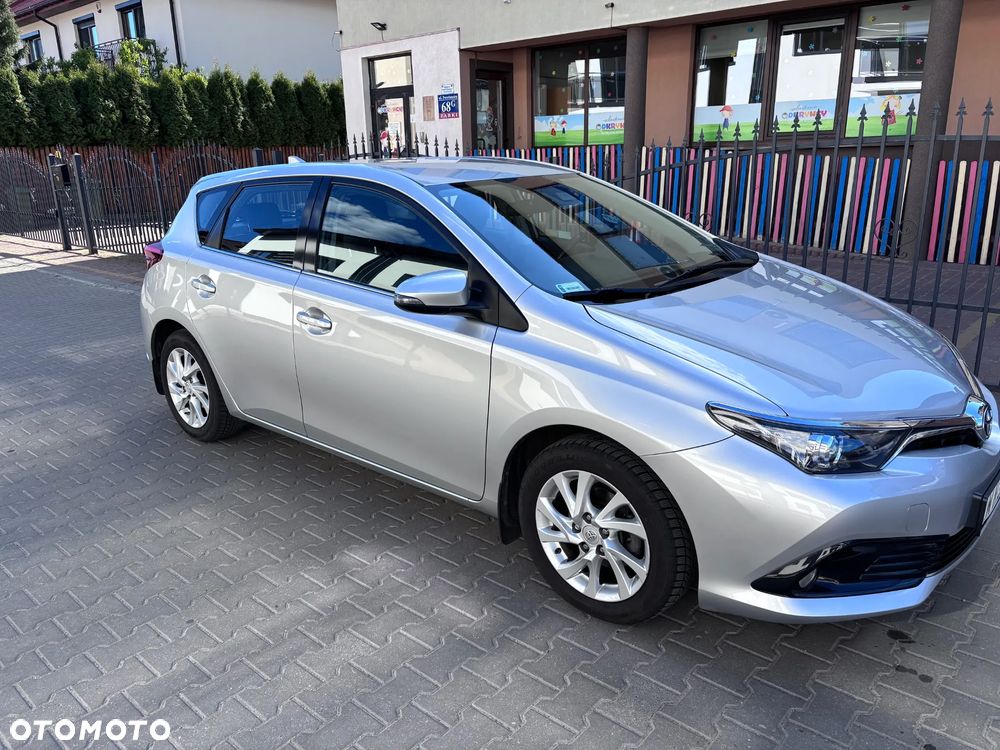 Toyota Auris 1.6 Premium - 13