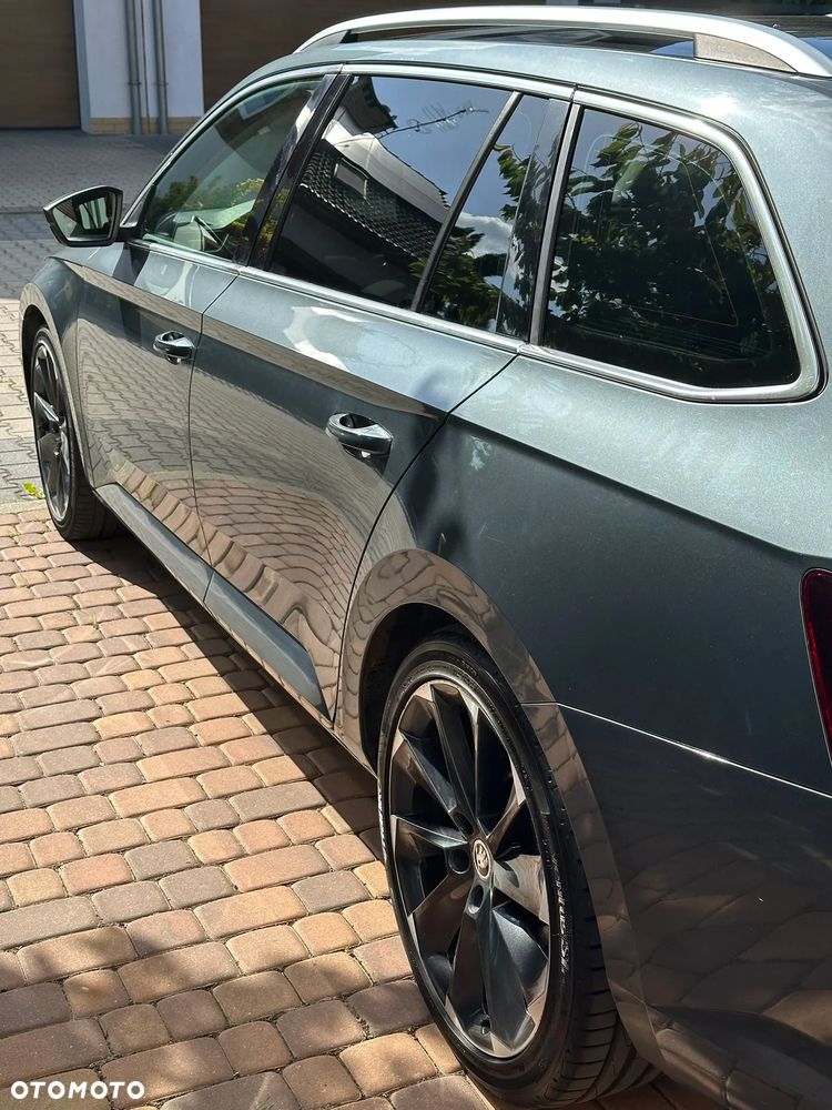 Skoda Superb 2.0 TDI Style DSG - 10