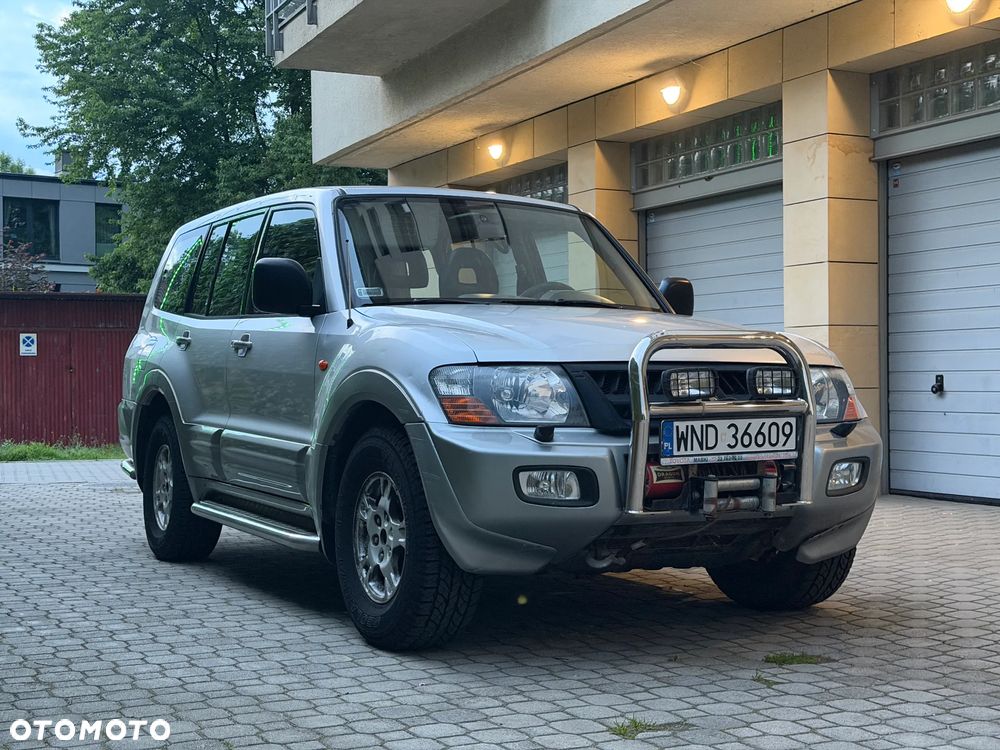 Mitsubishi Pajero - 4