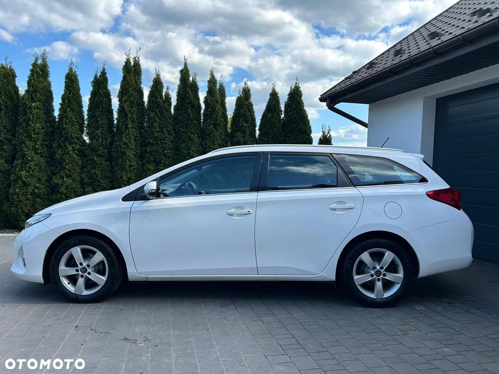 Toyota Auris 1.6 Premium - 3