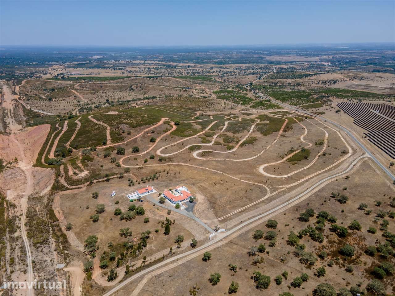 Monte alentejano com 28 hectares - Grande imagem: 3/55