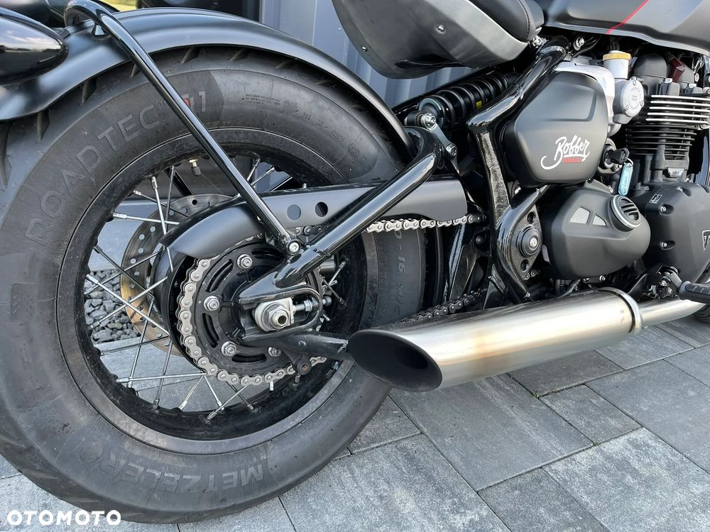 Triumph Bonneville Bobber - 8