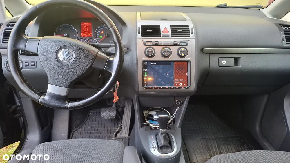 Volkswagen Touran 2.0 TDI DPF Highline DSG - 4