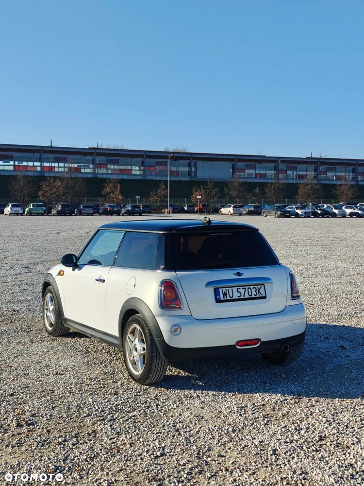 MINI Cooper Standard - 4