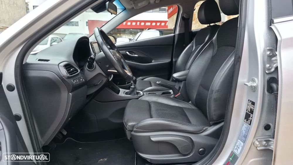 Hyundai i30 Fastback - 25