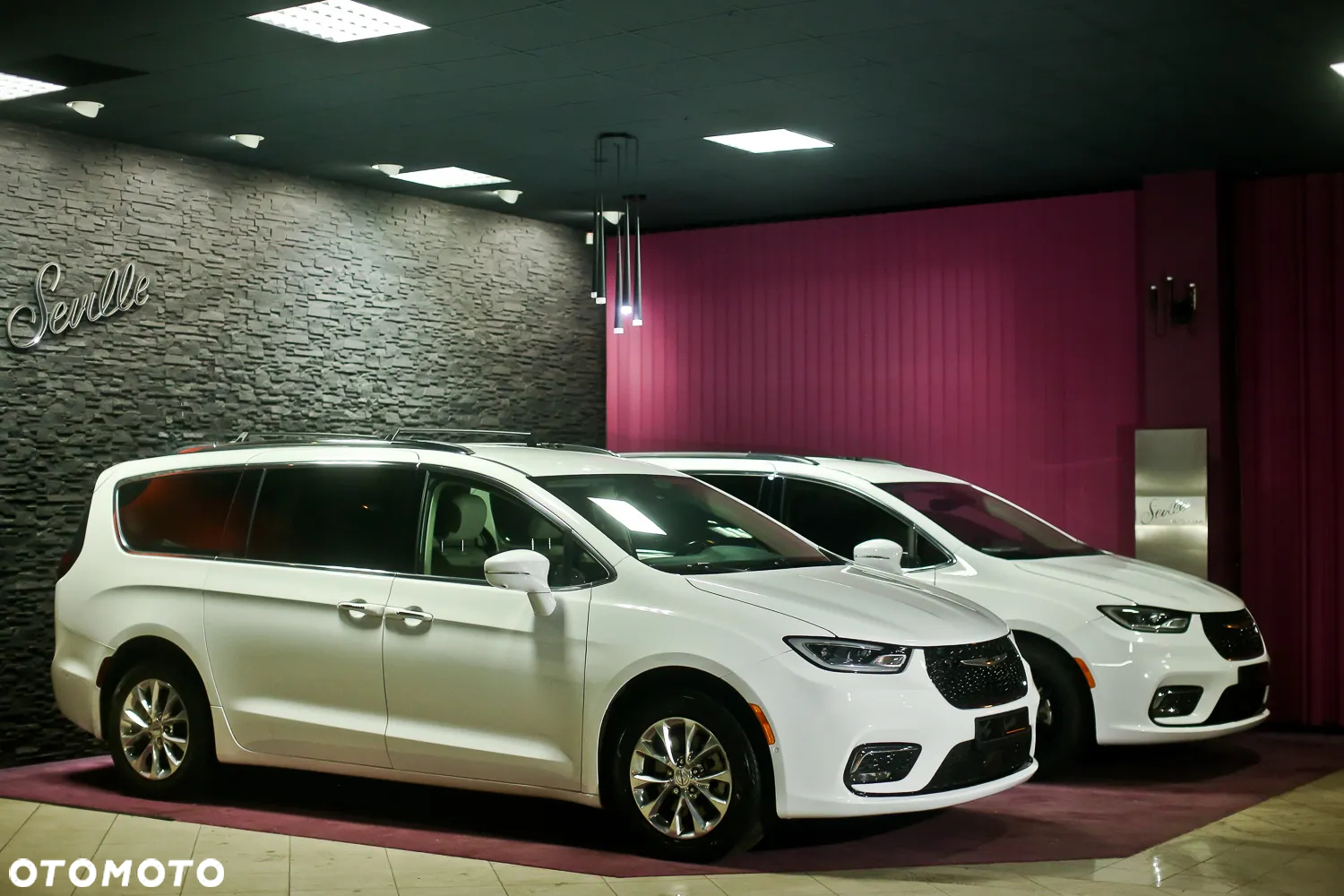 Chrysler Pacifica - 26