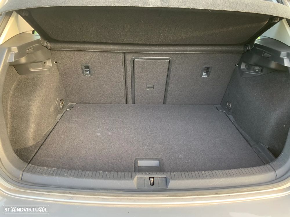 VW e-Golf - 15