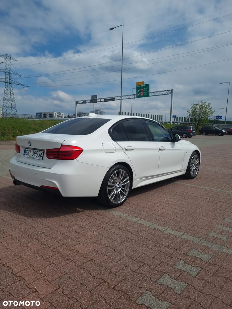 BMW Seria 3 330i xDrive M Sport - 5