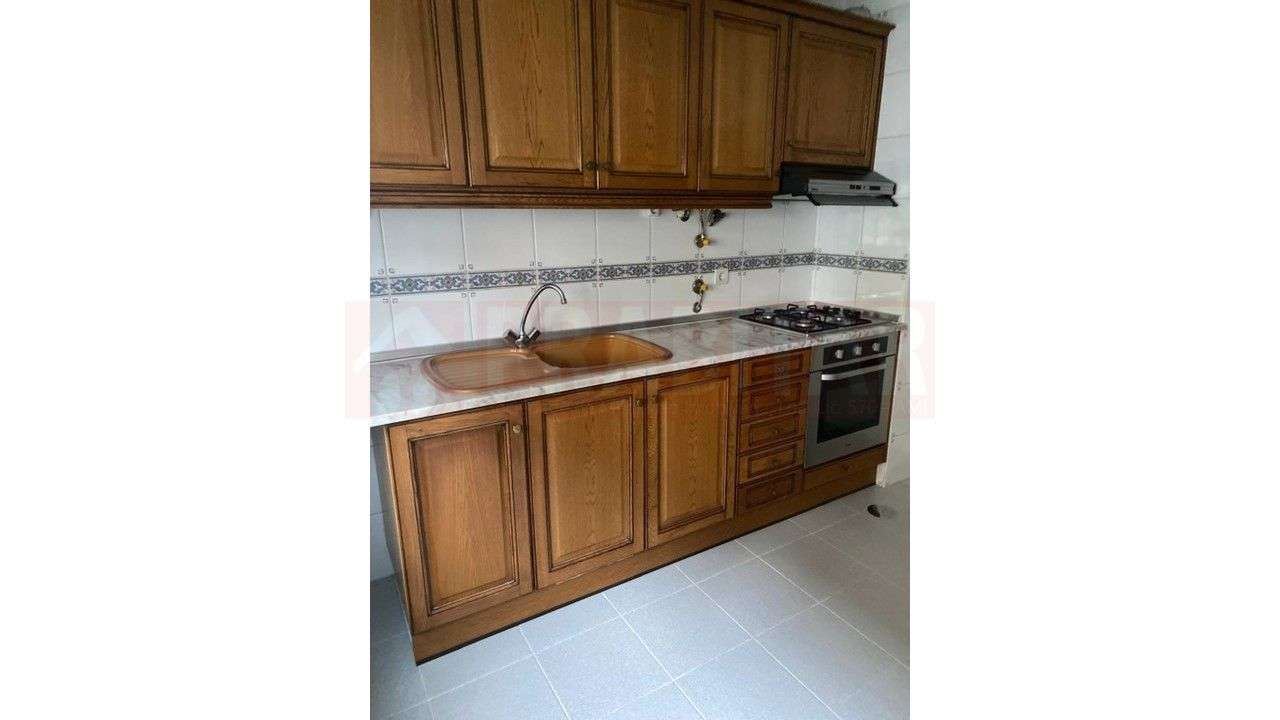NO CIDRAL, ARRENDA-SE EXCELENTE APARTAMENTO T1 - Grande imagem: 5/21