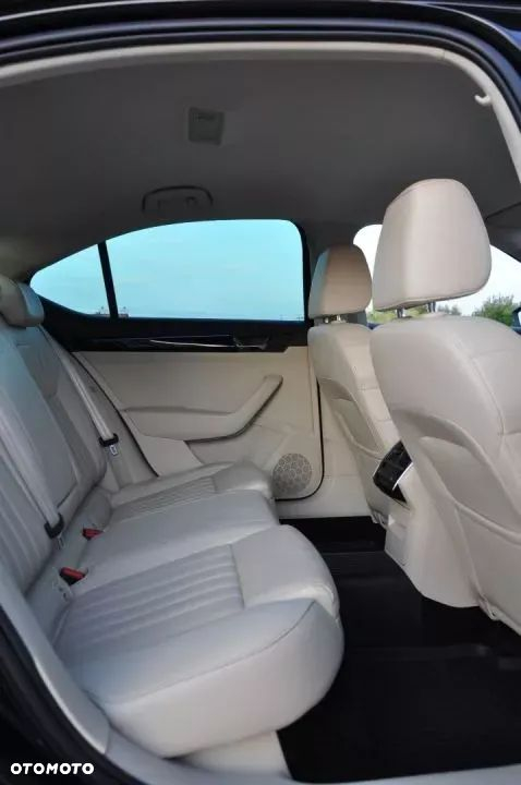 Skoda Superb 2.0 TSI L&K DSG - 16