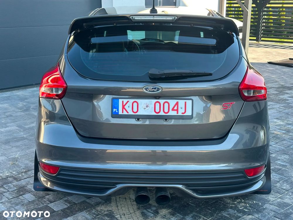 Ford Focus 2.0 EcoBoost ST - 8