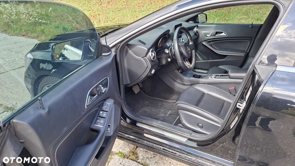 Mercedes-Benz CLA 250 7G-DCT - 4