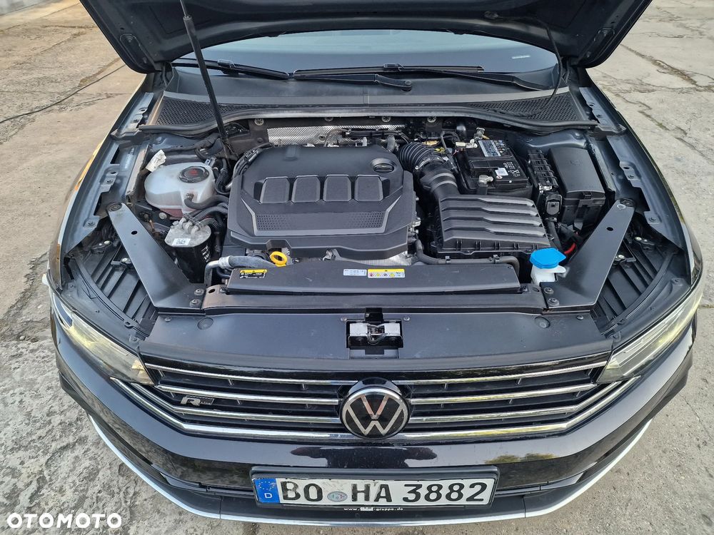 Volkswagen Passat Variant 2.0 TDI SCR DSG R-Line - 9