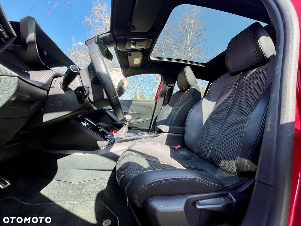 Peugeot 208 PureTech 100 GT Pack - 11