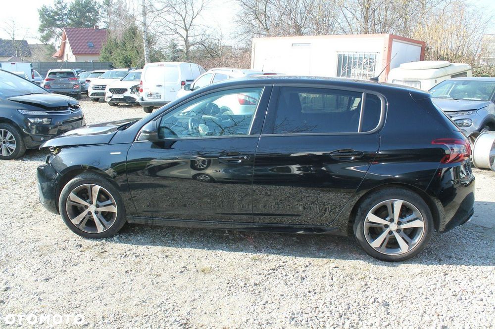 Peugeot 308 - 8