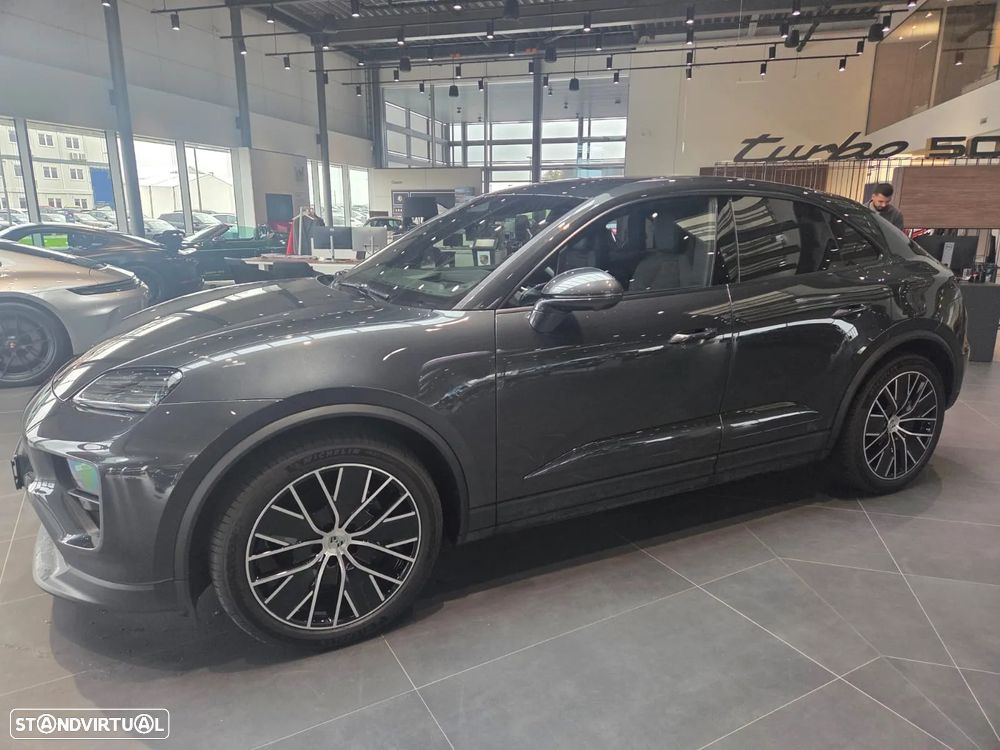 Porsche Macan Electric 4 - 10