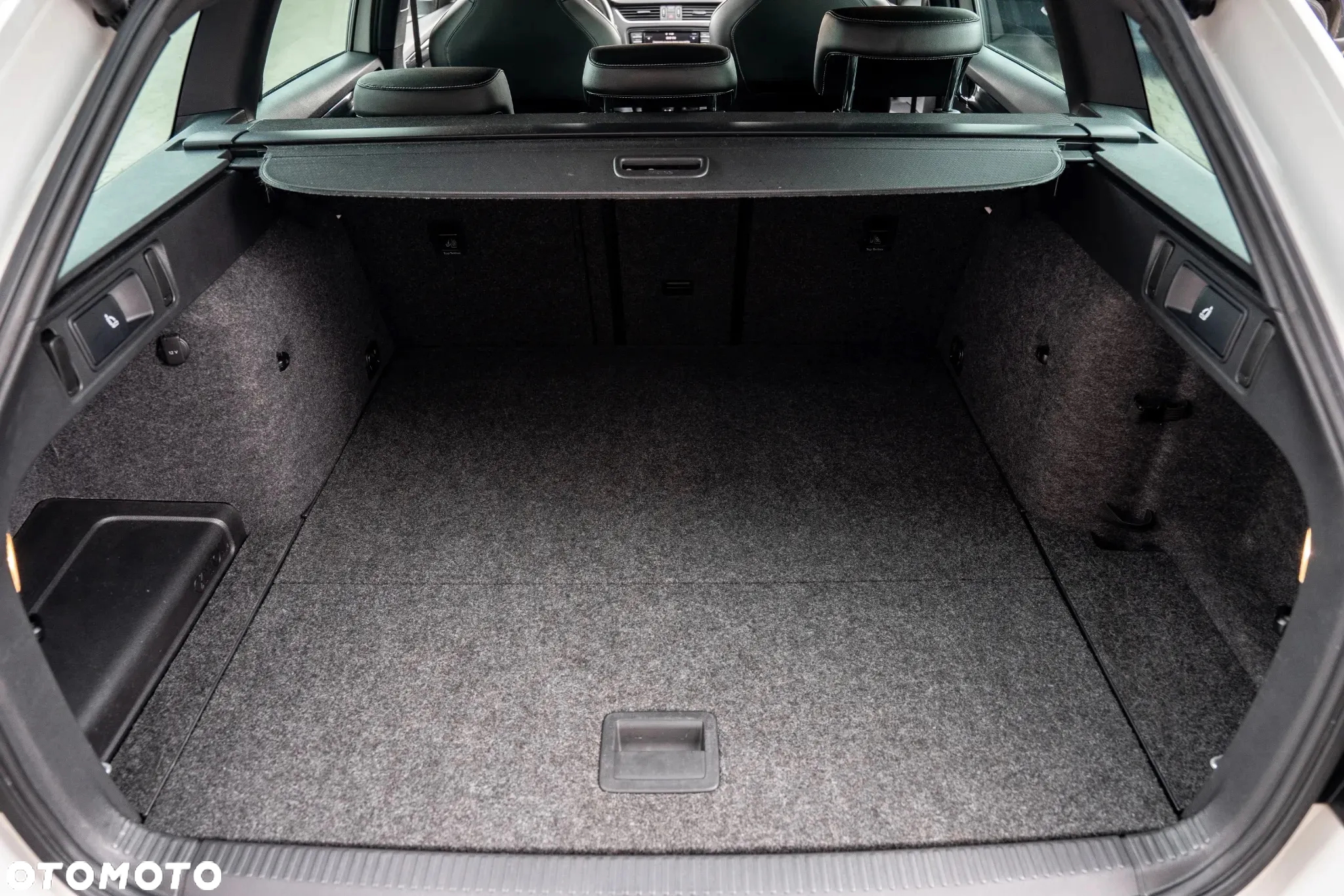 Skoda Octavia Combi 2.0 TDI DSG RS - 33