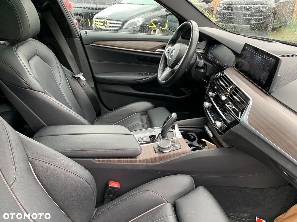 BMW Seria 5 530e iPerformance GPF M Sport sport - 21