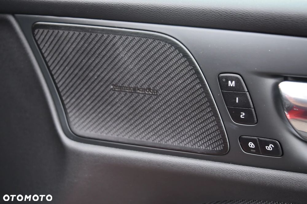 Volvo S60 T5 R-Design - 26