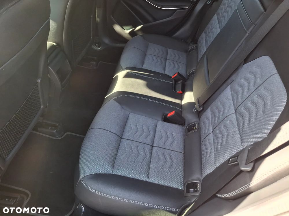 Mercedes-Benz GLA 180 7G-DCT Edition 1 - 16