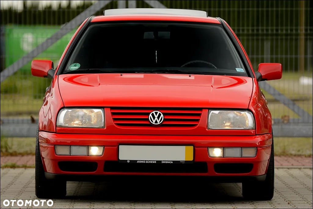 Volkswagen Vento - 1
