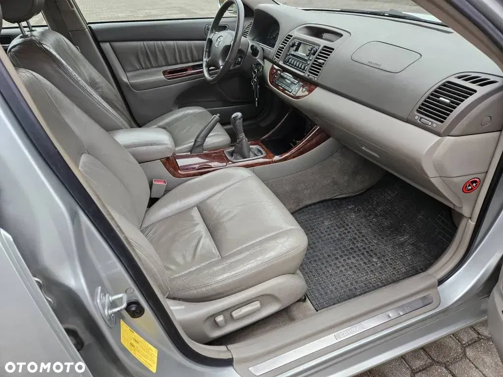 Toyota Camry 2.4 VVT-i - 7