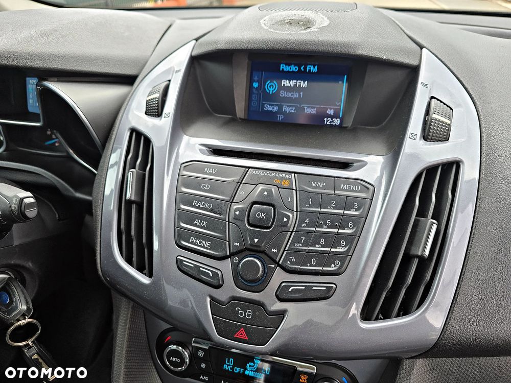 Ford Tourneo Connect Grand - 32