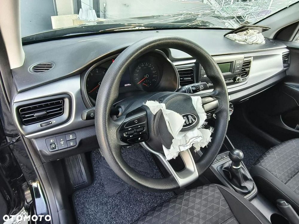 Kia Rio - 11