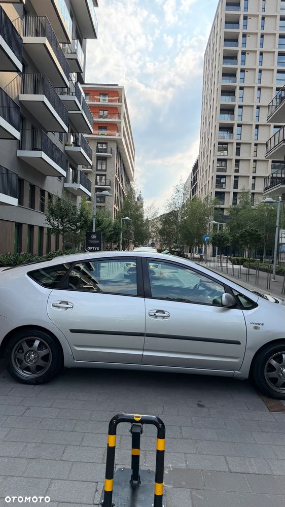 Toyota Prius 1.5 VVT-i Prestige - 11