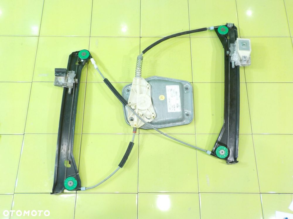 VW SCIROCCO 2.0 TSI 09r 3D podnosnik szyby lewy przod 1K8837401C 1Q0959702F - 2