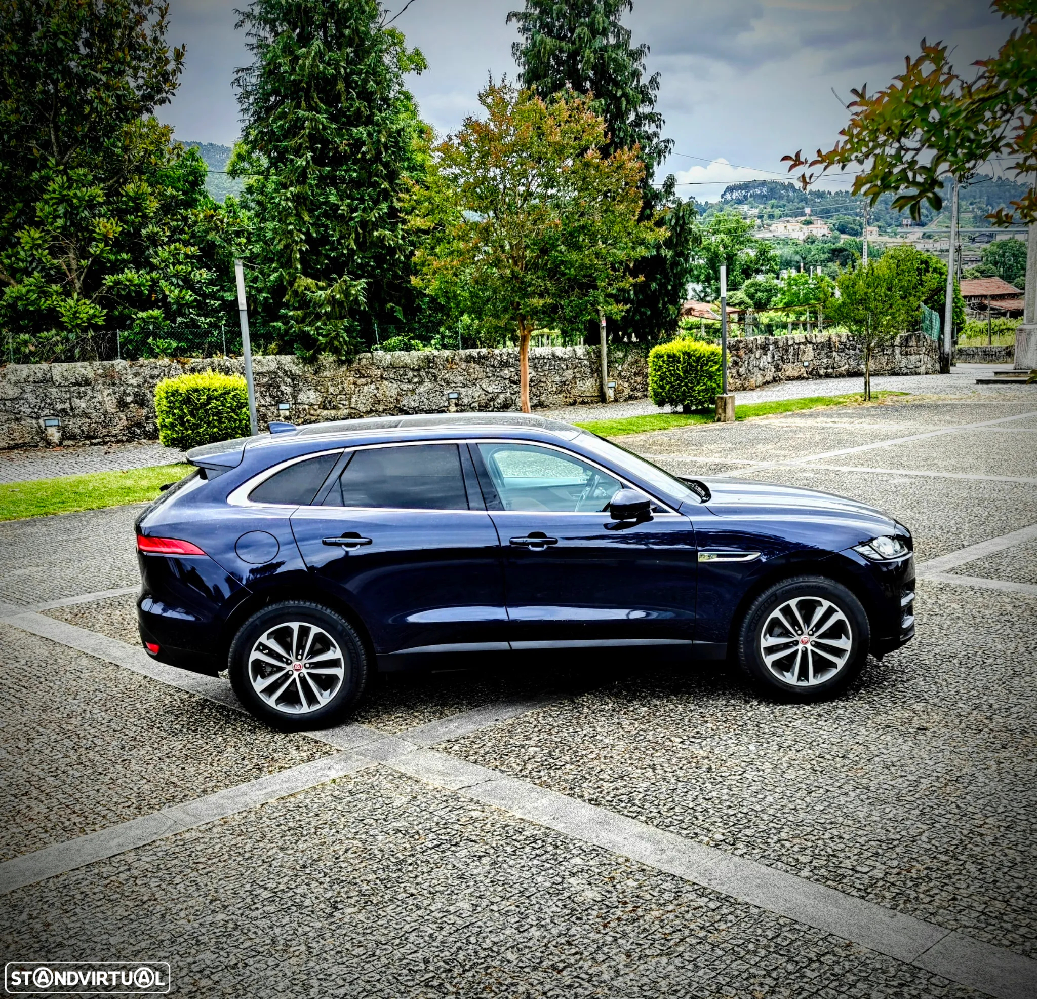 Jaguar F-Pace 2.0 D200 AWD R-Dynamic S - 37
