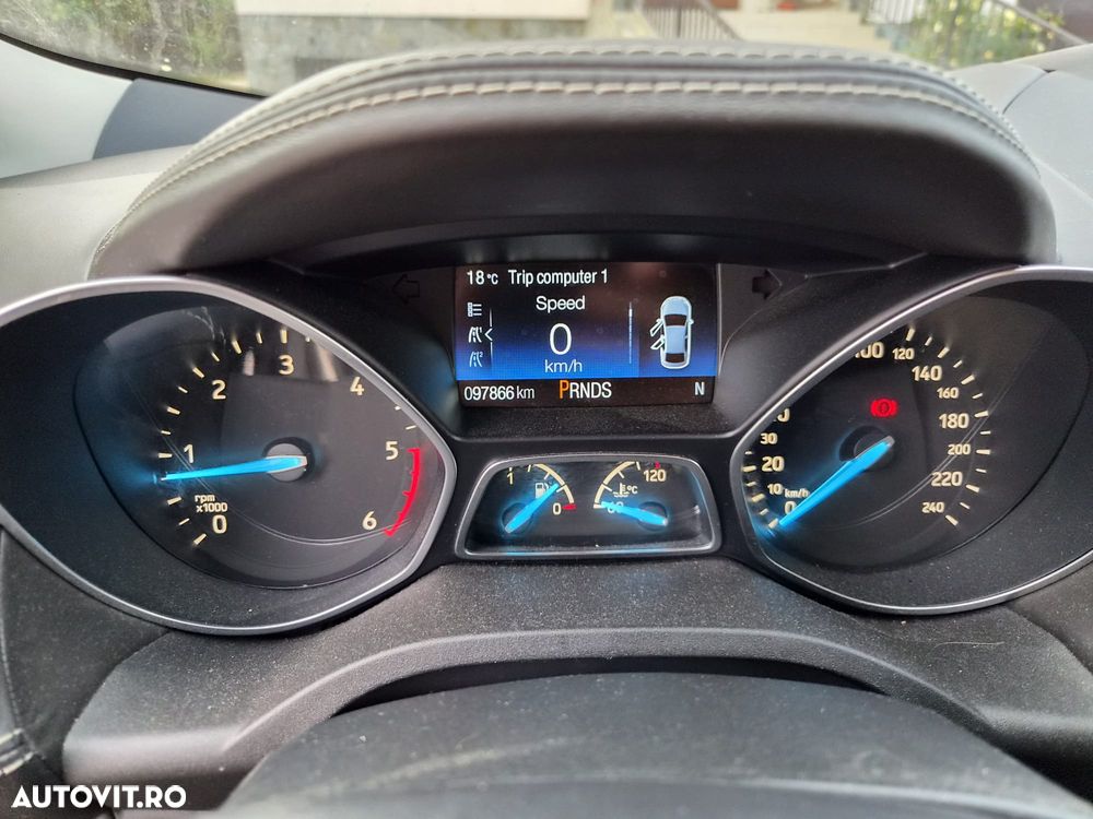 Ford Kuga 2.0 TDCi 4WD Powershift Vignale - 6