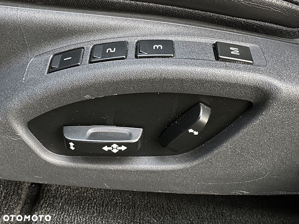 Volvo XC 60 T5 Drive-E Momentum - 16