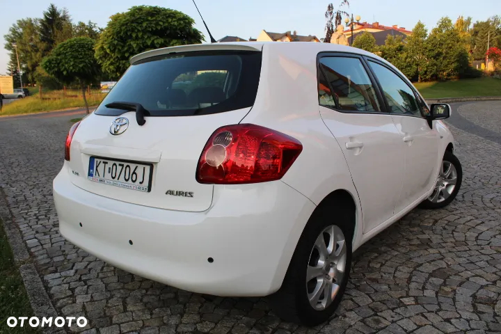 Toyota Auris 1.33 VVT-i Premium + - 5