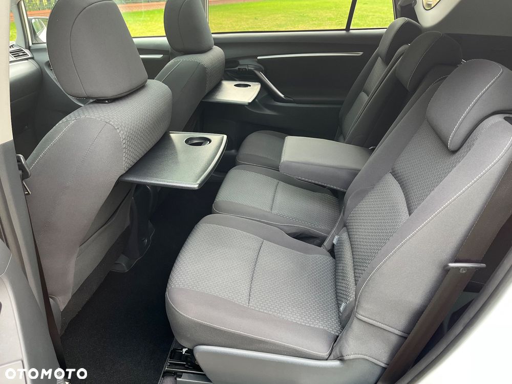 Toyota Verso 1.8 Prestige 7os MS - 17