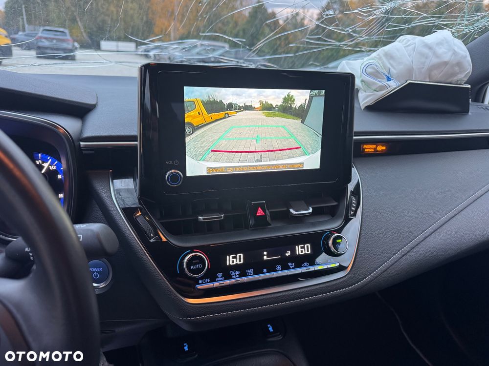 Toyota Corolla 1.8 Hybrid Comfort - 23